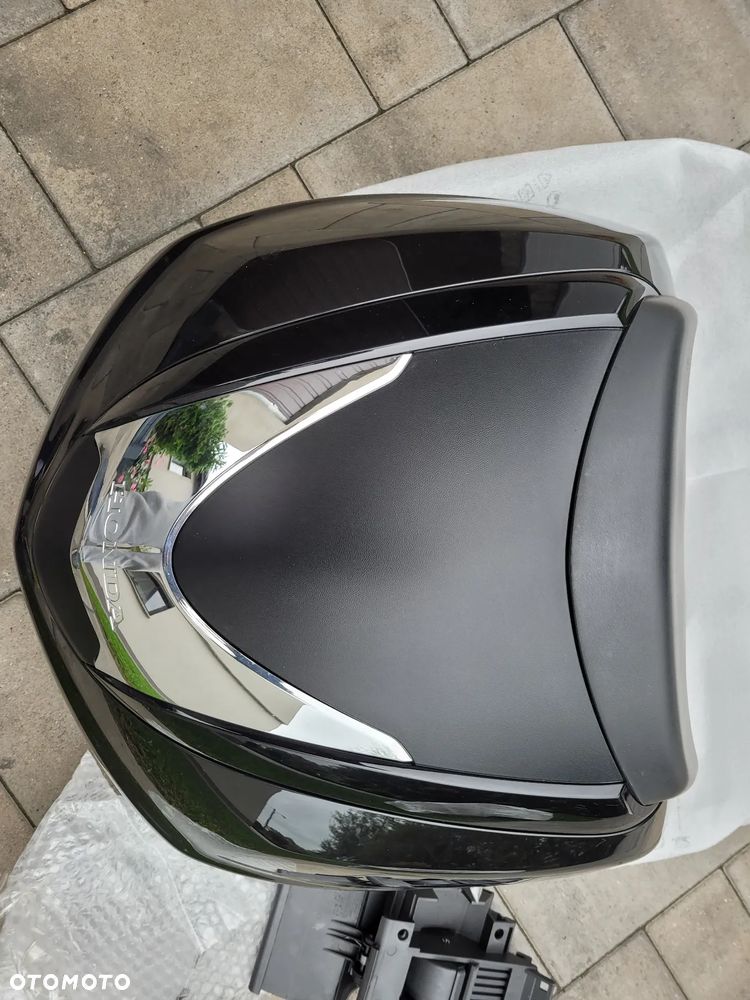 Kufer centralny Honda SH 125 300 - 5