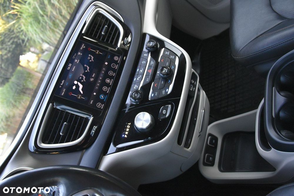 Chrysler Pacifica - 9