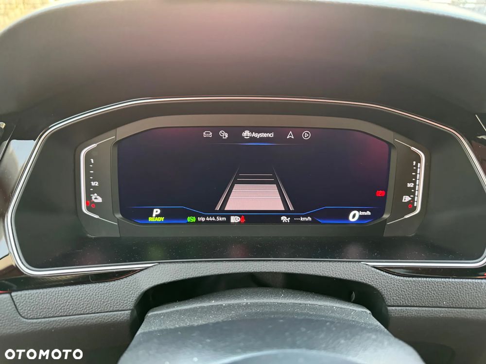 Volkswagen Passat - 22