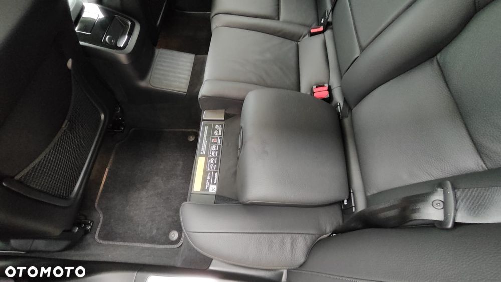 Volvo V90 T6 AWD Plug-In Hybrid Plus Dark - 21