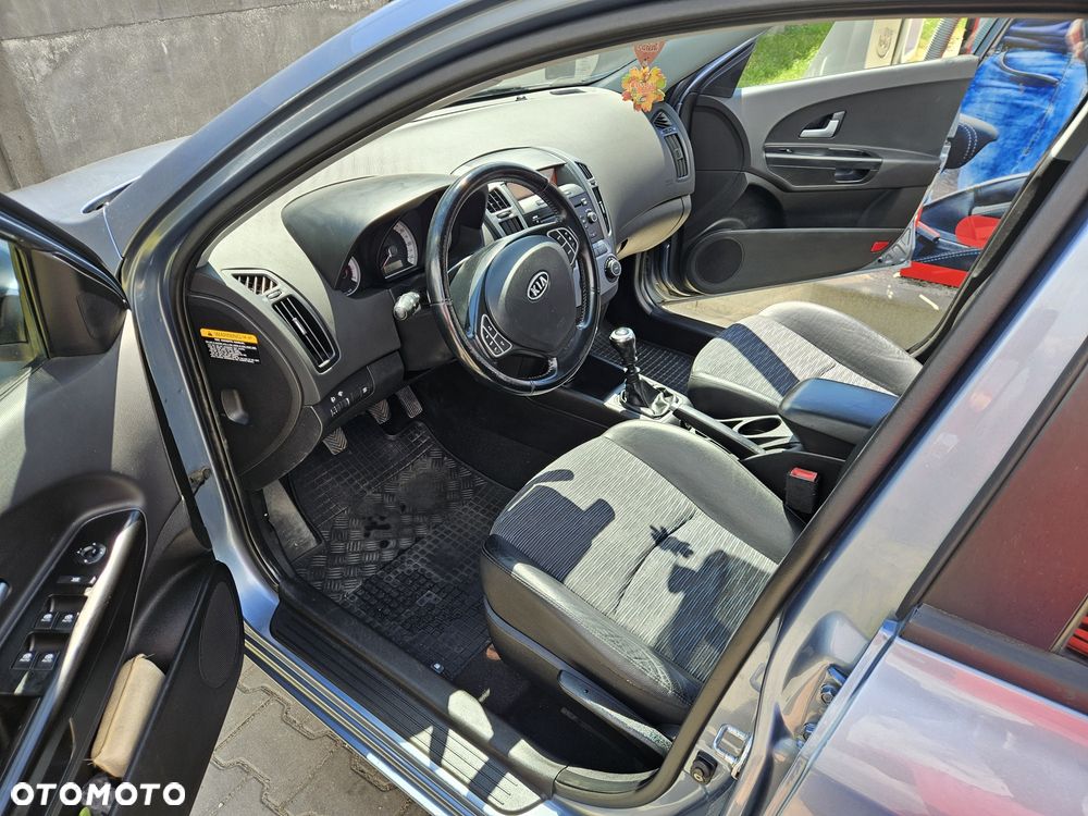 Kia Ceed - 5