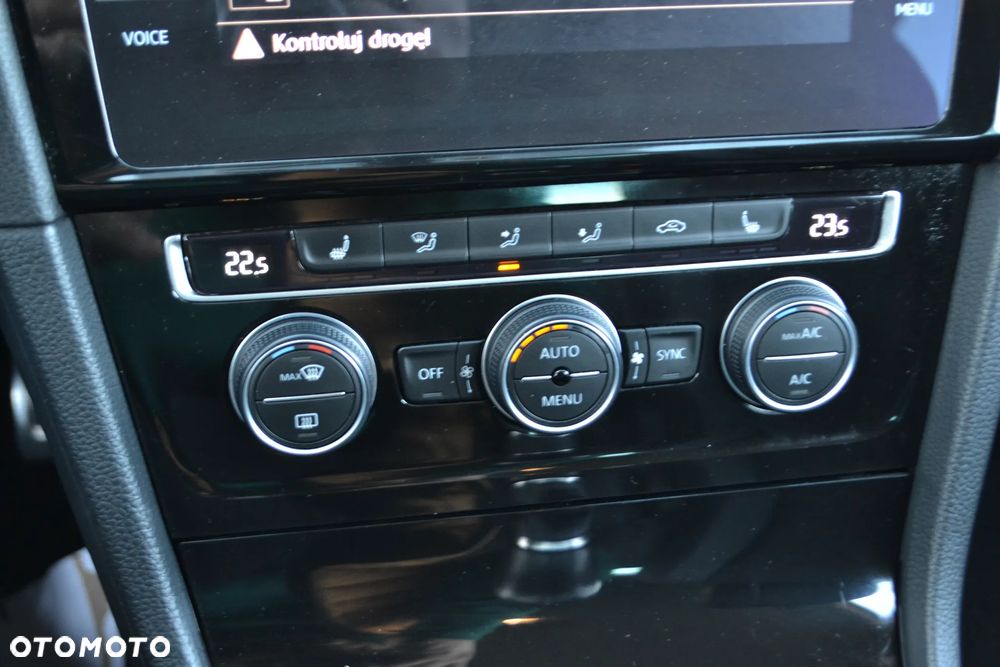 Volkswagen Golf - 26