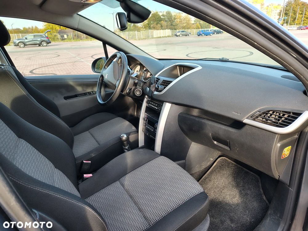 Peugeot 207 - 5