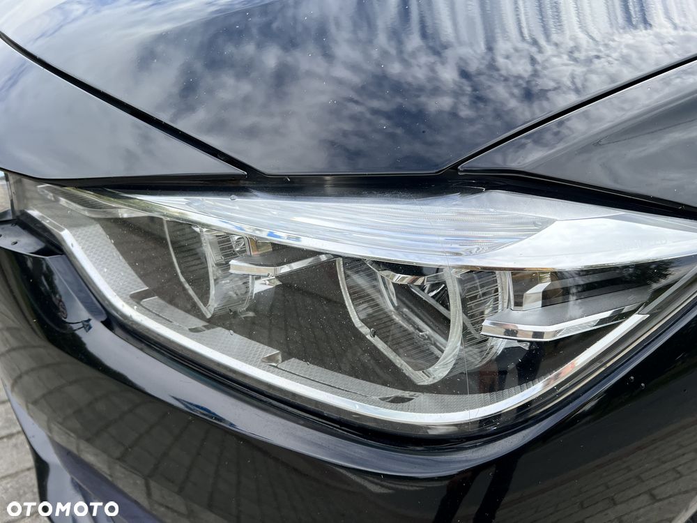 BMW Seria 3 320i xDrive Sport Line - 12