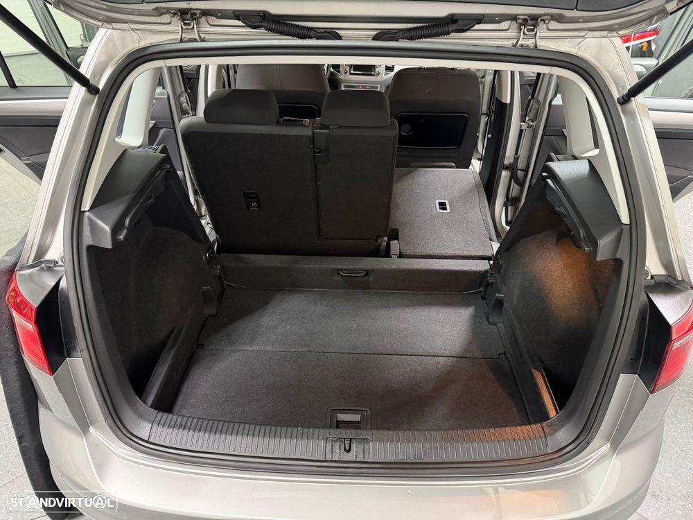 VW Golf Sportsvan 1.6 TDI Confortline BlueMotion - 14