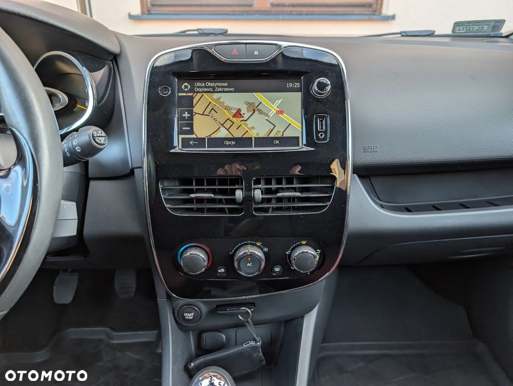 Renault Clio 1.2 16V Zen - 28