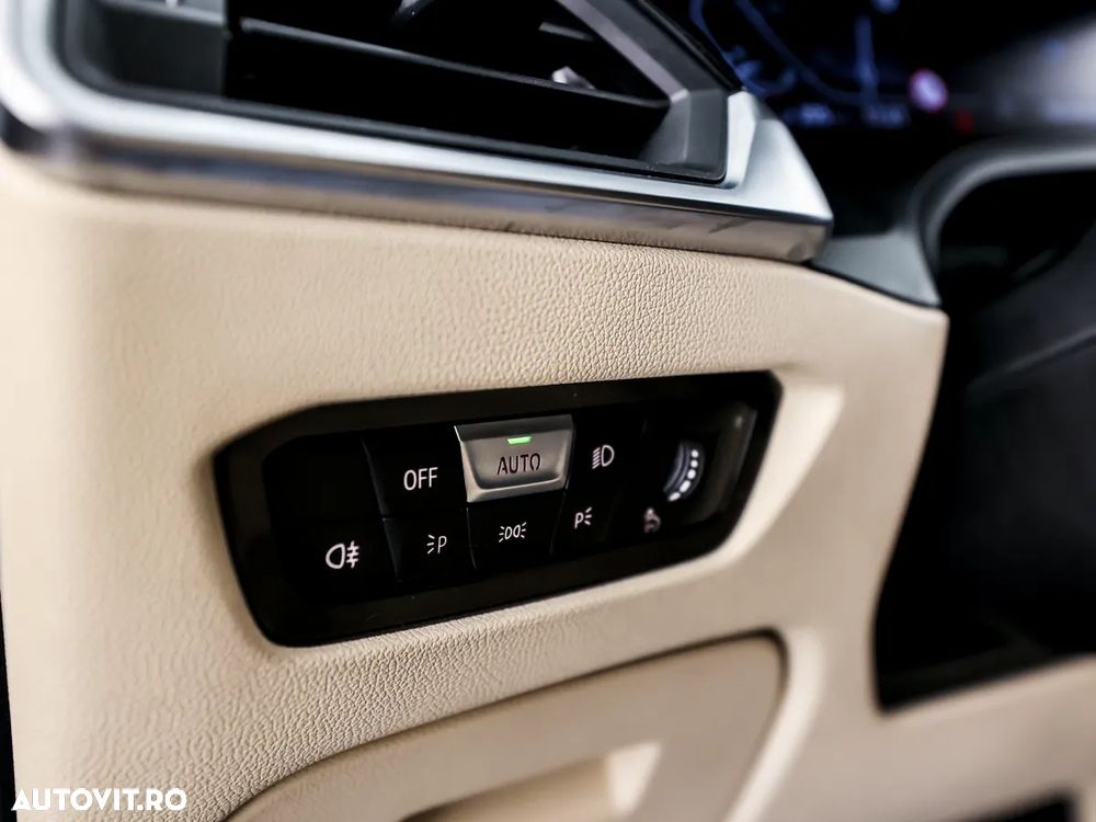 BMW Seria 3 320e AT PHEV - 23