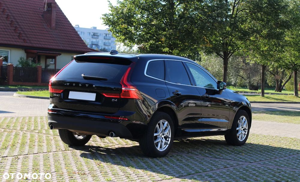 Volvo XC 60 D4 Momentum Pro - 10