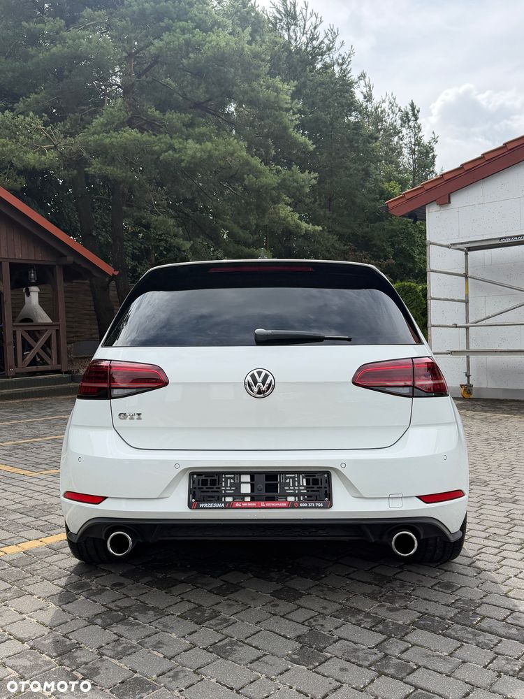 Volkswagen Golf GTI (BlueMotion Technology) - 11