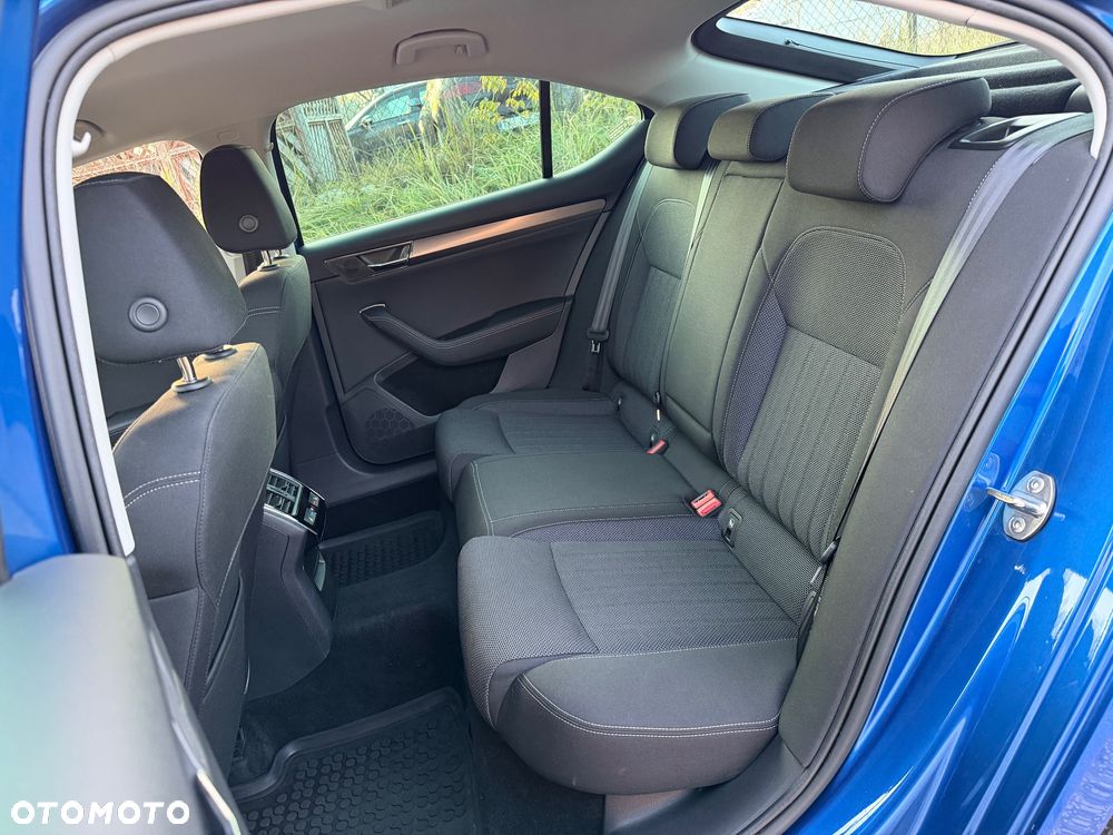 Skoda Superb 2.0 TDI SCR Style DSG - 27