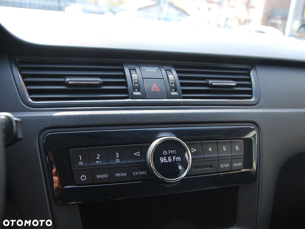 Skoda RAPID 1.0 TSI Active - 21