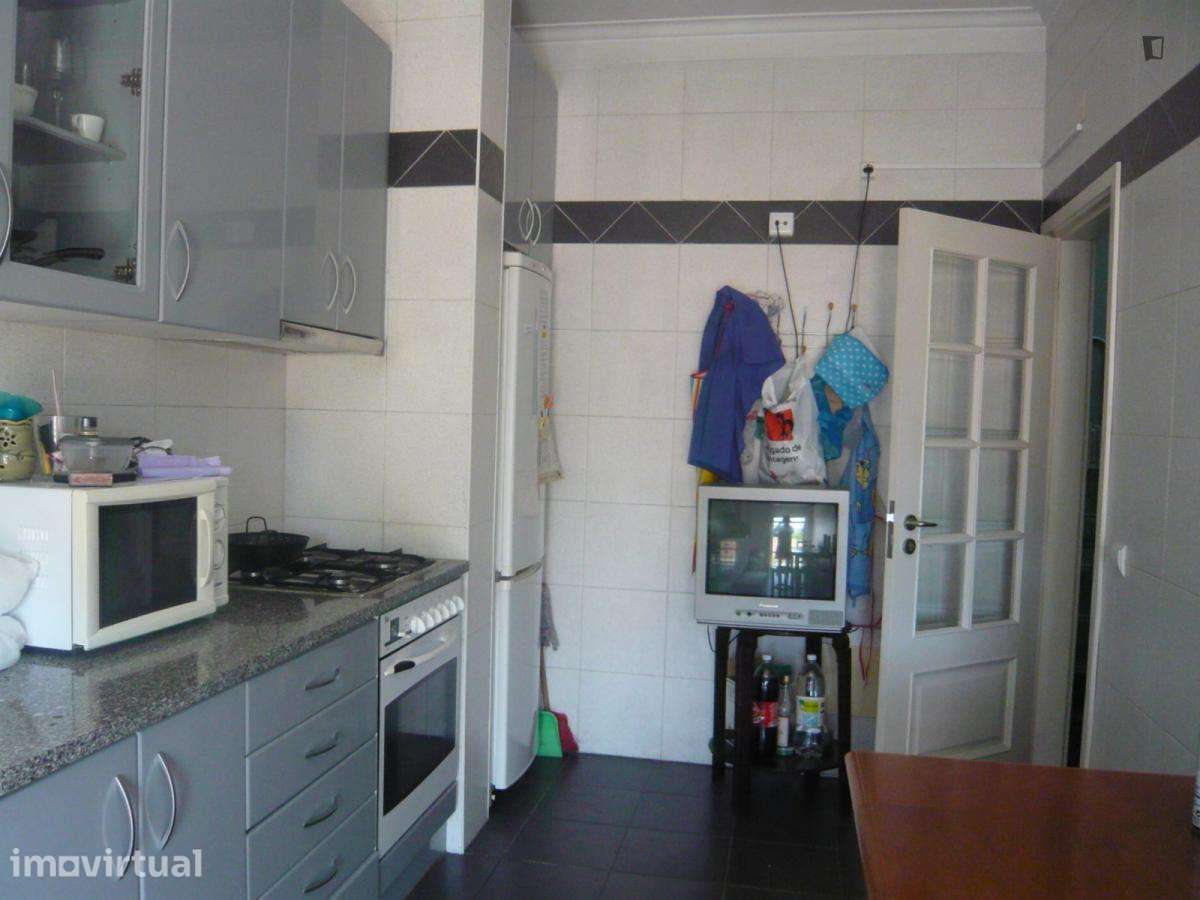 Quarto - localizado em Bairro do Sol Coimbra - Grande imagem: 5/11