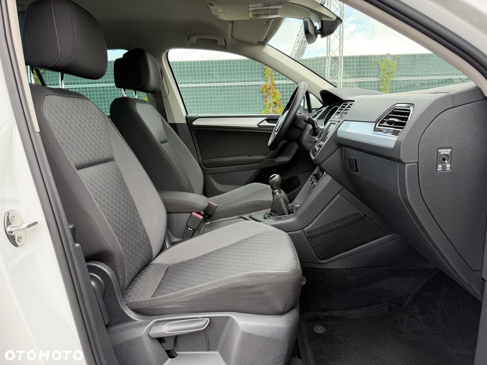 Volkswagen Tiguan - 28