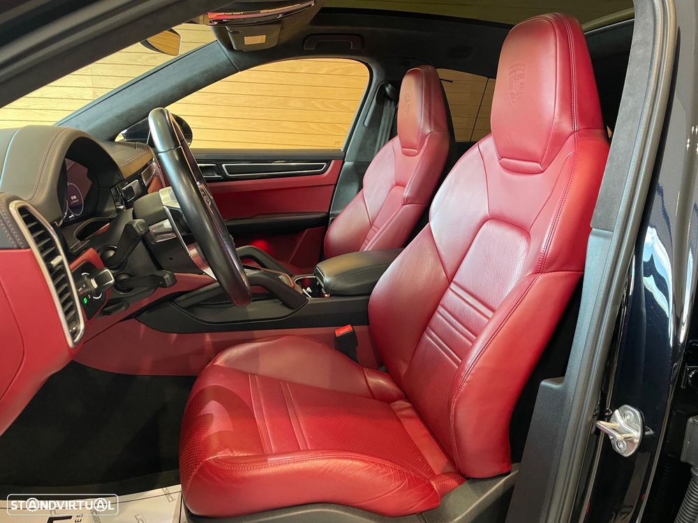 Porsche Cayenne Coupé GTS - 30