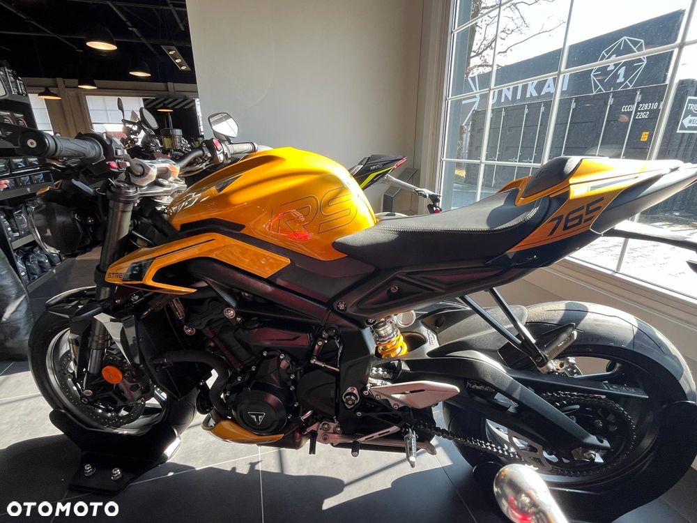 Triumph Street Triple - 4