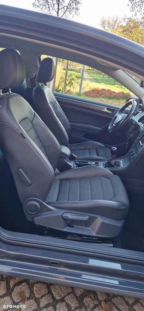 Volkswagen Golf - 32