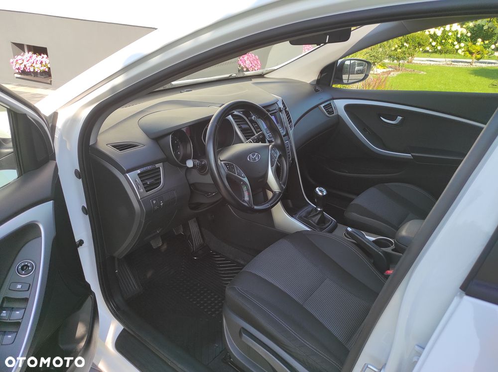 Hyundai i30 1.6 Classic + - 10