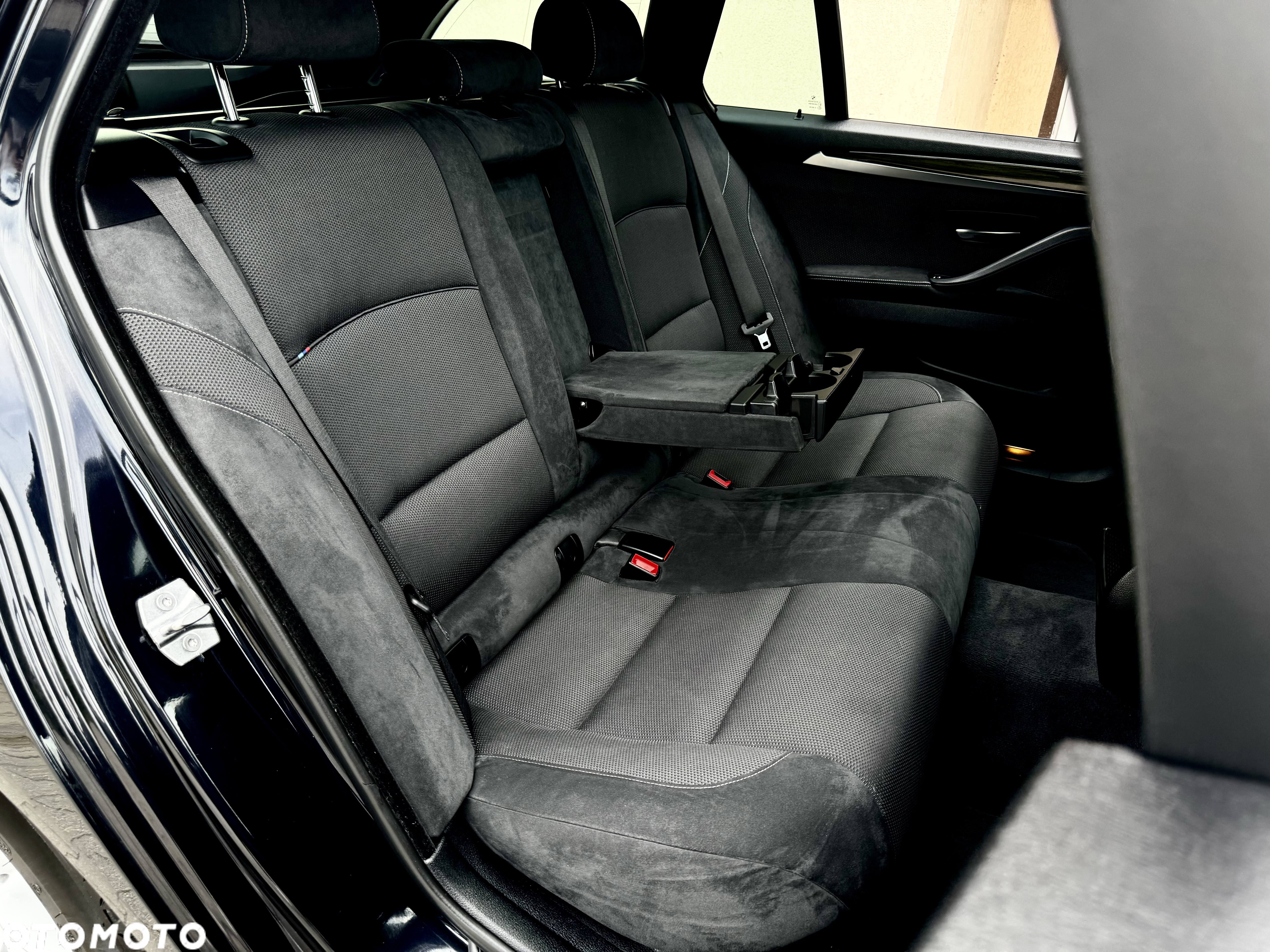 BMW Seria 5 520d Touring M Sport Edition - 31