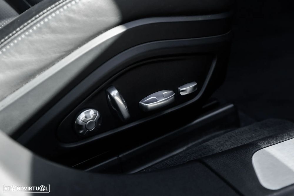 Porsche Panamera Sport Turismo 4 E-Hybrid - 19
