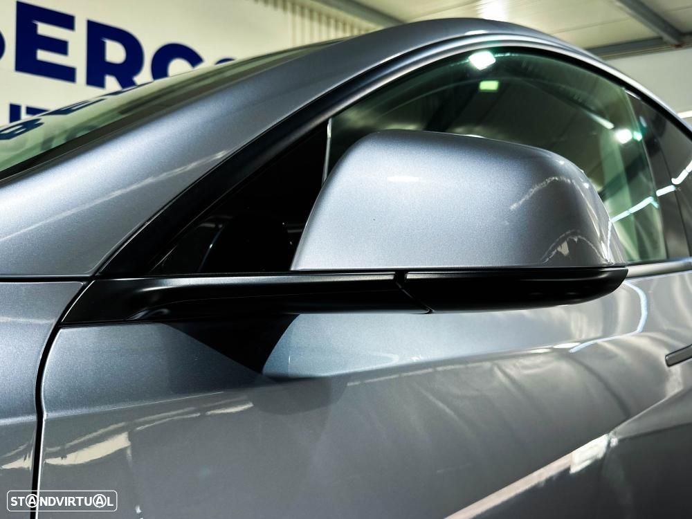 Tesla Model Y Long Range Dual Motor AWD - 17