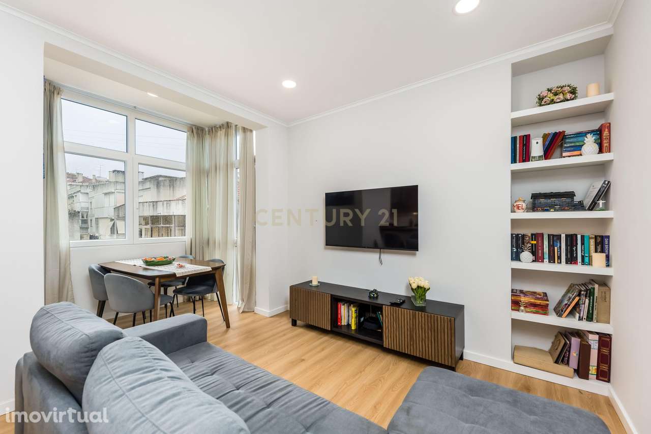 T3 totalmente remodelado na Póvoa de Santa Adrião - Grande imagem: 5/27