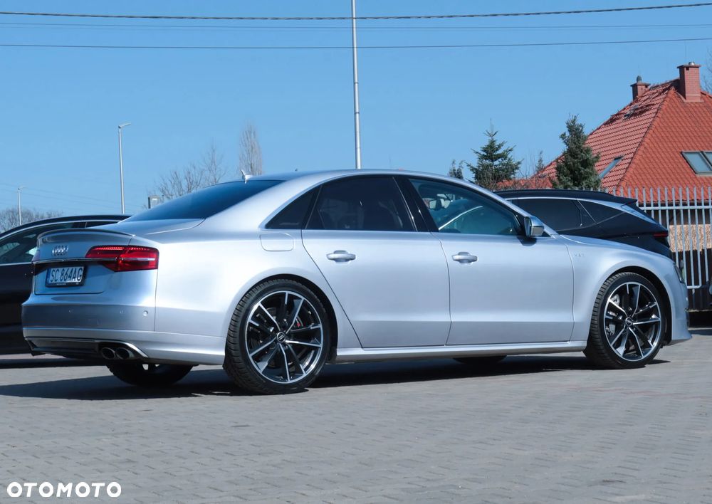 Audi S8 Plus - 8