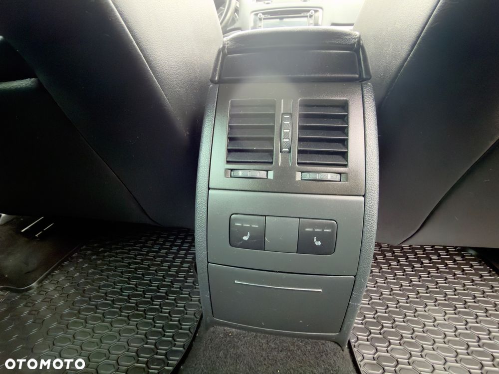Skoda Octavia 2.0 TSI RS - 21