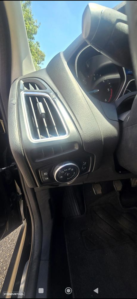 Ford Focus SW 1.5 TDCi EcoBlue Business - 9