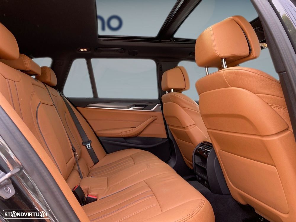 BMW 530 e Pack Desportivo M - 24