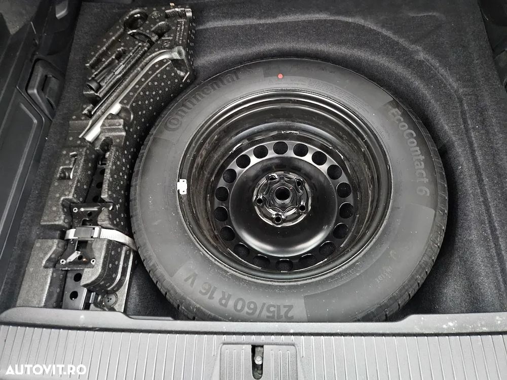 Volkswagen Passat Variant 2.0 TDI SCR Advance - 10