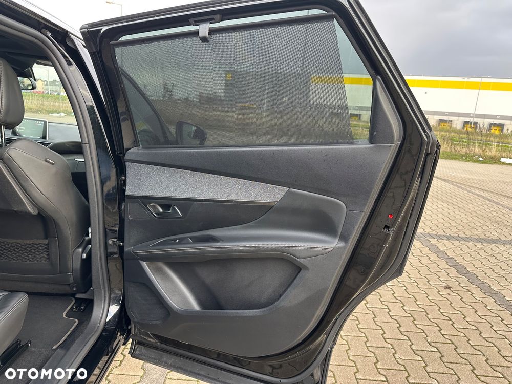 Peugeot 5008 PureTech 130 Stop & Start Allure Business-Paket - 22