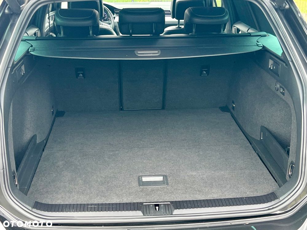 Volkswagen Passat 2.0 TDI SCR R-Line Plus DSG - 13