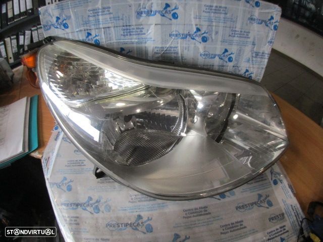 Farol 9650055880 CITROEN C5 2005 1.6HDI 110CV 5P BEGE DRT H7 + H1 ORIGINAL Danificado - 1