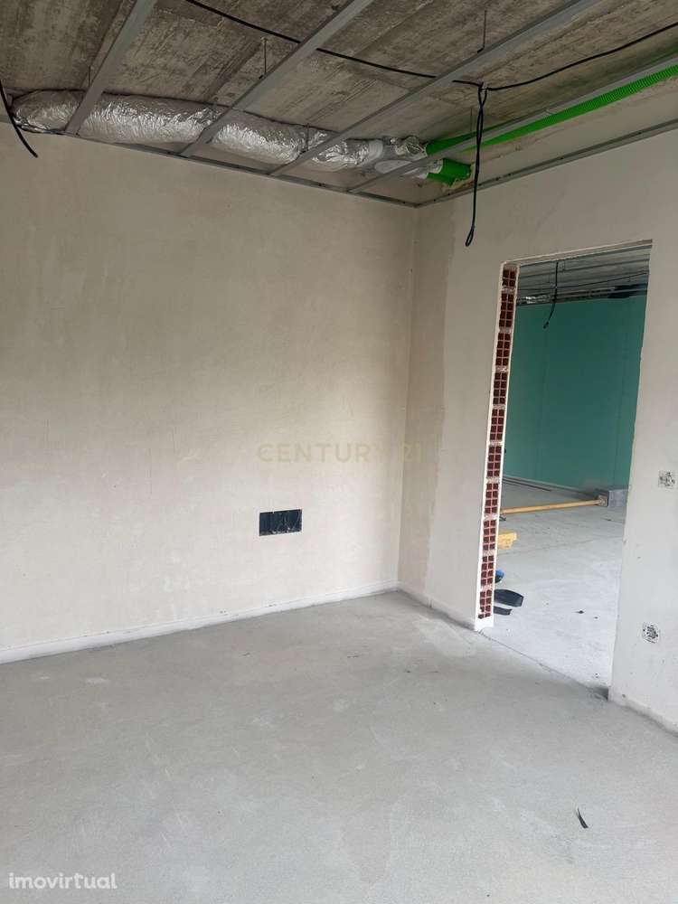 Moradia T4 com Acessibilidade | Acabamentos de Luxo | Perto do Centro - Grande imagem: 5/13