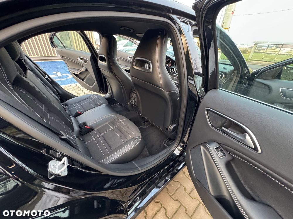 Mercedes-Benz Klasa A 180 7G-DCT AMG Line - 9