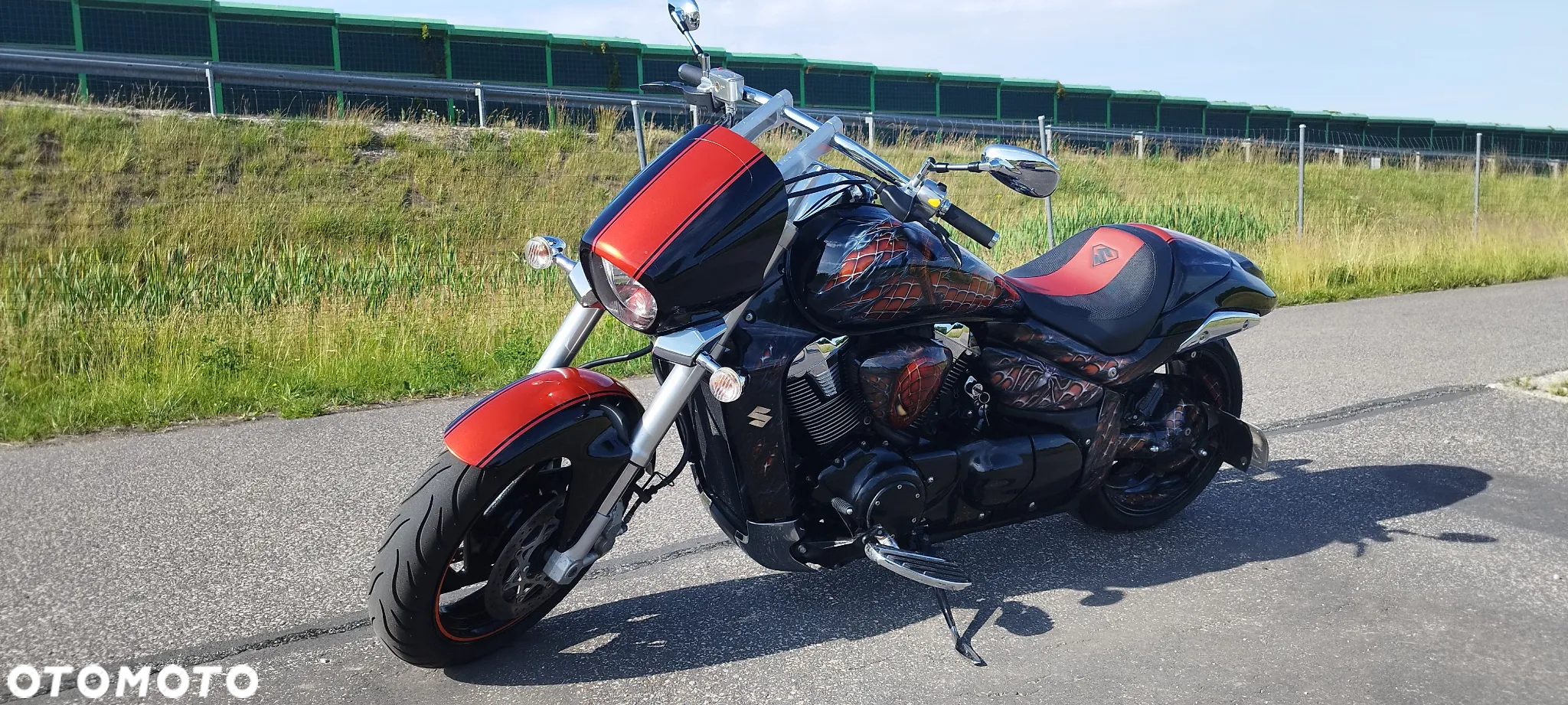 Suzuki Intruder - 2