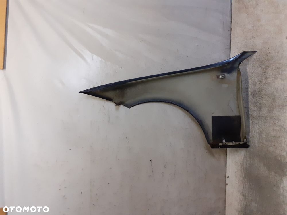 * BŁOTNIK PRZEDNI PRZOD  PRAWY BMW 1 E81 E82 E87 E88  NIEBIESKI - 4