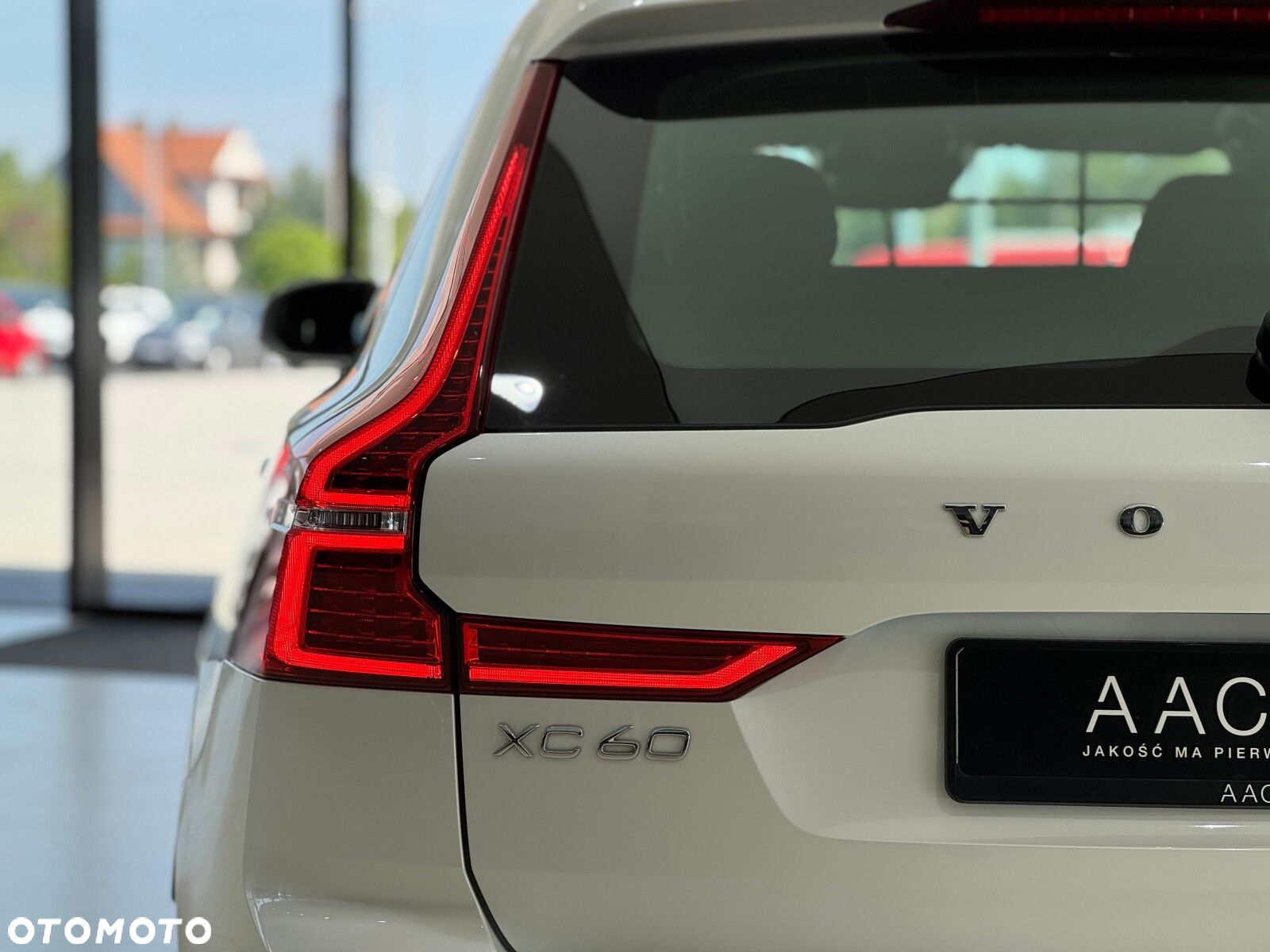 Volvo XC 60 T5 AWD R-Design - 39