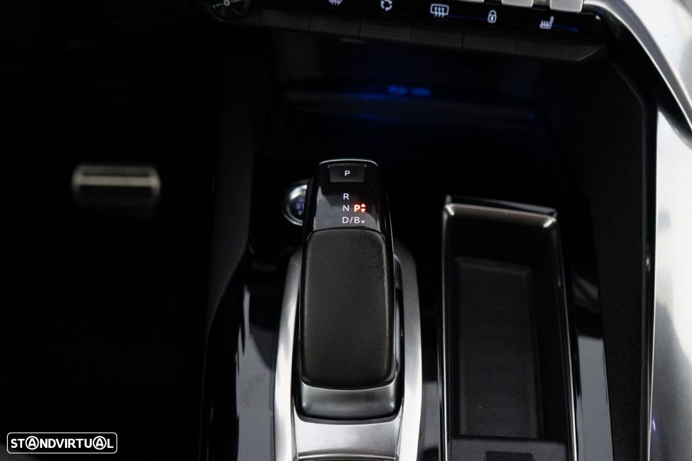 Peugeot 3008 1.6 Hybrid GT Pack e-EAT8 - 31