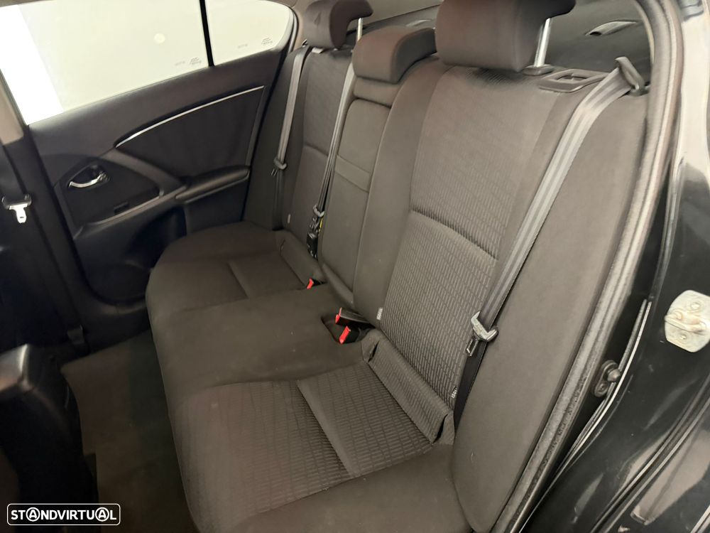 Toyota Avensis SD 2.0 D-4D - 10