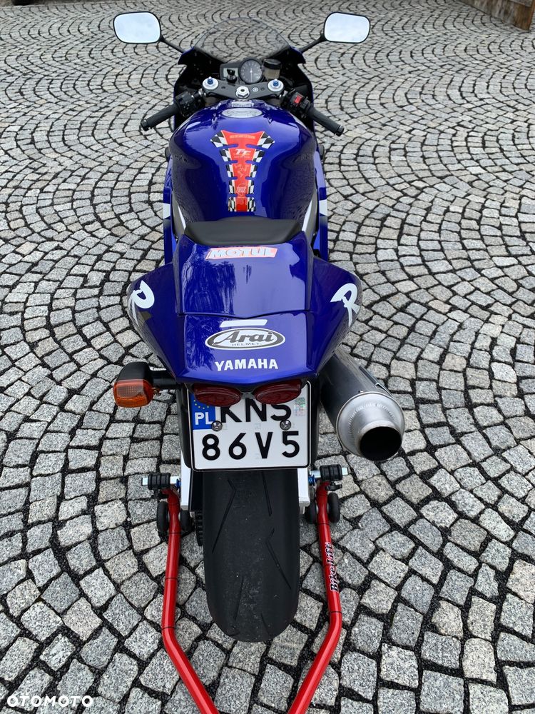 Yamaha R1 - 5