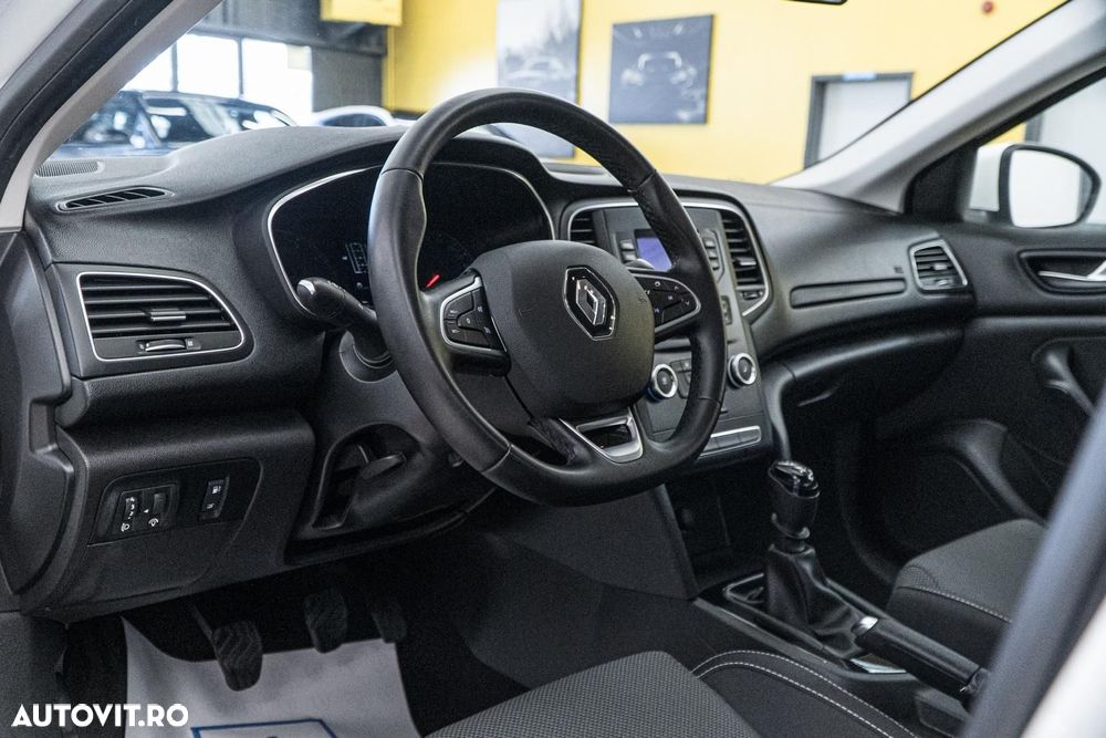 Renault Megane TCE 114 GPF Zen - 7