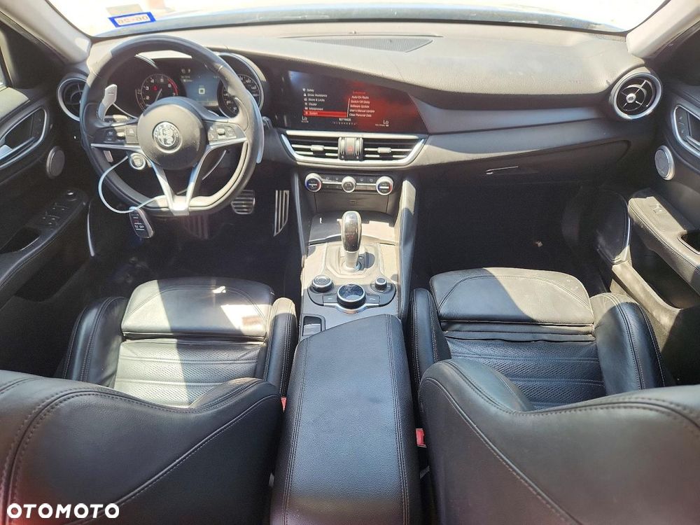 Alfa Romeo Giulia 2.0 Turbo 16V AT8-Q4 Ti - 7