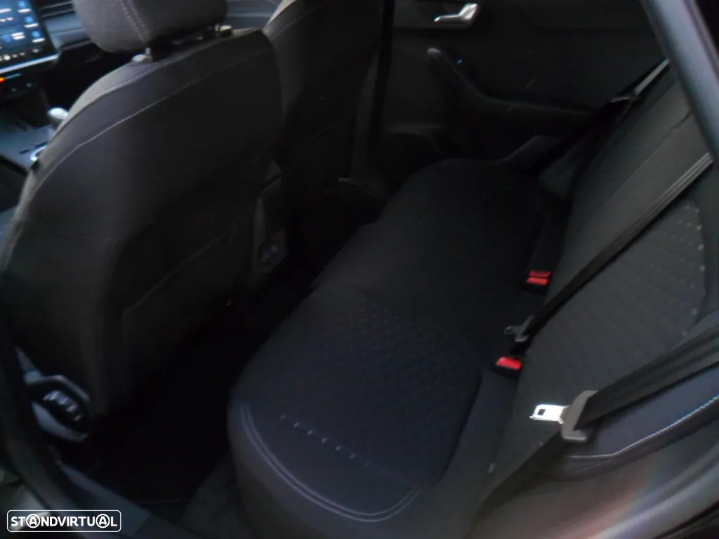 Ford Puma 1.0 EcoBoost MHEV Titanium Design - 17