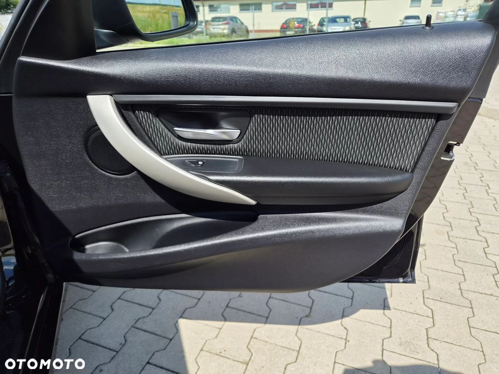 BMW Seria 3 316d - 19