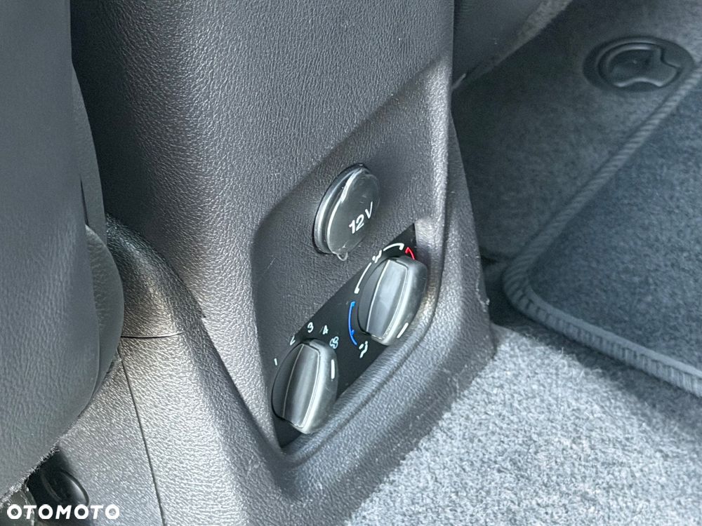 Ford Transit Connect - 24