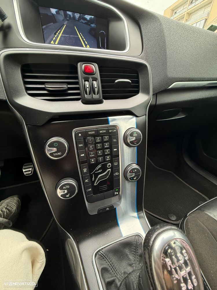 Volvo V40 D2 R Design - 23