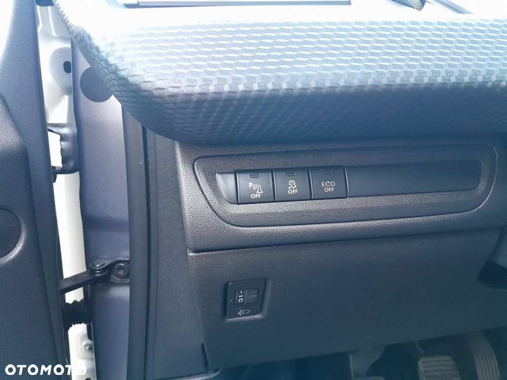 Peugeot 2008 - 24