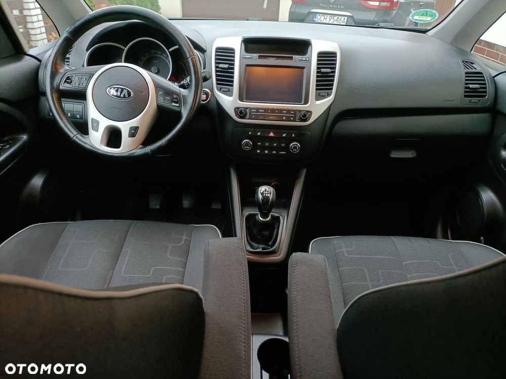 Kia Venga 1.6 CRDi 128 Dream Team Edition - 11