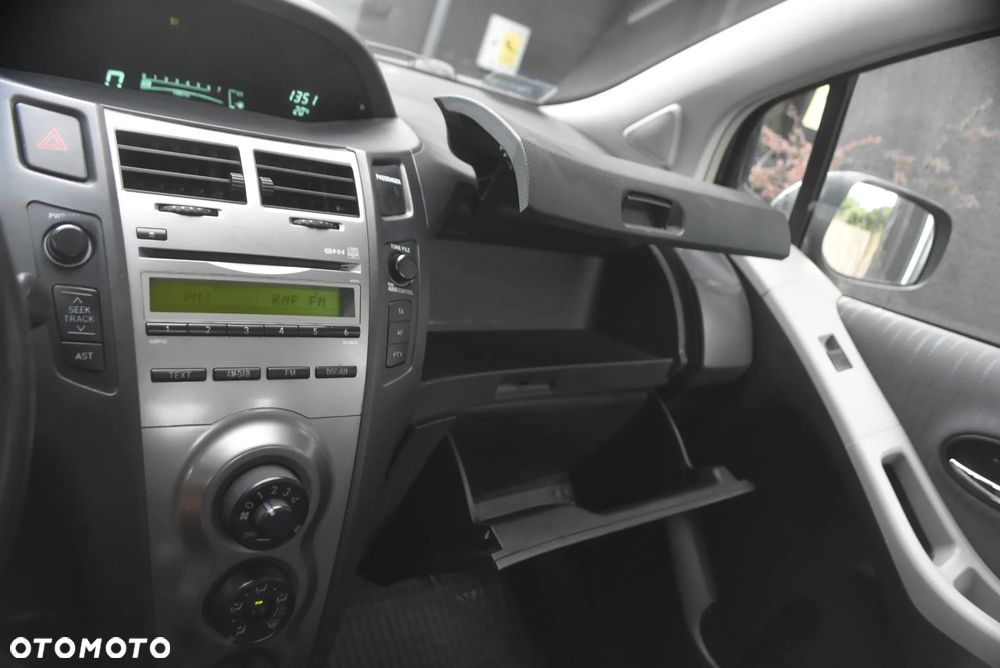 Toyota Yaris 1.33 VVT-i Life - 12